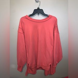 Oversized sweatshirt.